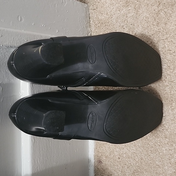 black ankle bootie heels 9.5 - Picture 4 of 5